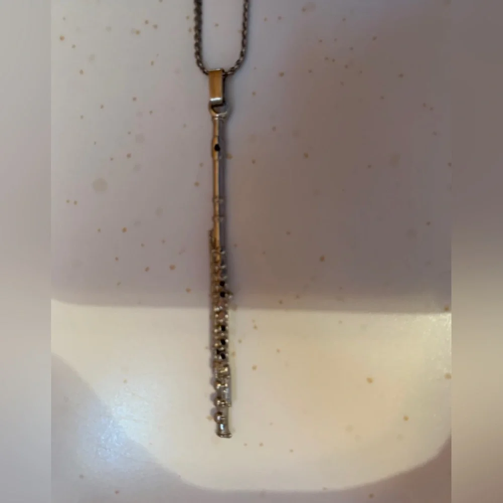 Sterling silver- flute necklace- 1980’s! Must sell! Perfect condition! - Picture 4 of 6